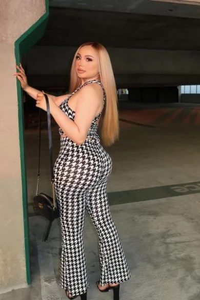 Indore High Profile Russian Escort See Their Hot Photos And Call Her To Get Her Tonight