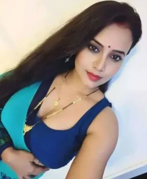 A curvy housewife shemale escort girl who can be your hot lover in bed, call me.