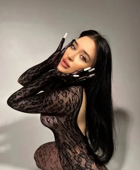 Russian model escort girl in Agra with cash payment