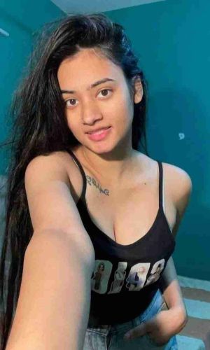 A sexy lady here for providing video call service