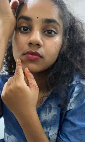 Shemale call girl available in Gwalior city